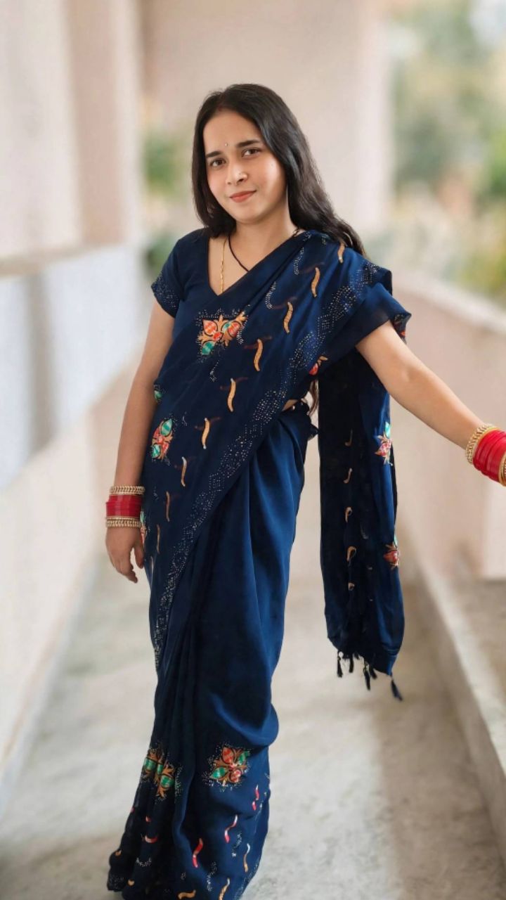 Bihar gori in yellow saree 🔥/desi look