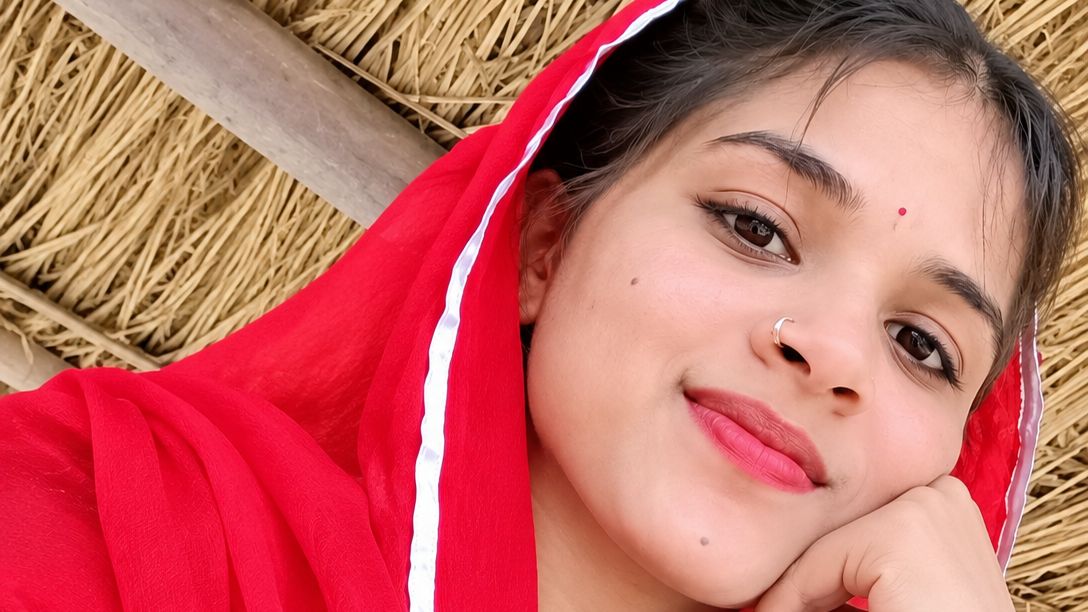 Chhota sa ek video banaya hai and Tak dekho please