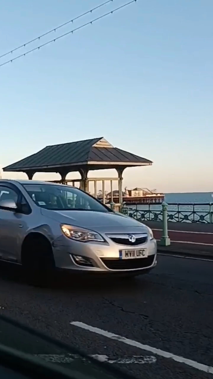 🌊✨ Brighton Drive — Beautiful Views, Beautiful Moments! 🚗💨