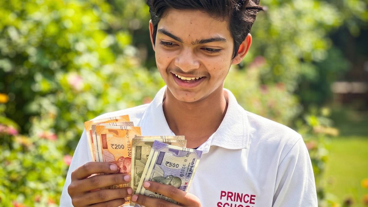 भाई आज तो बहुत सारे पैसे आ गए! 🤑✨