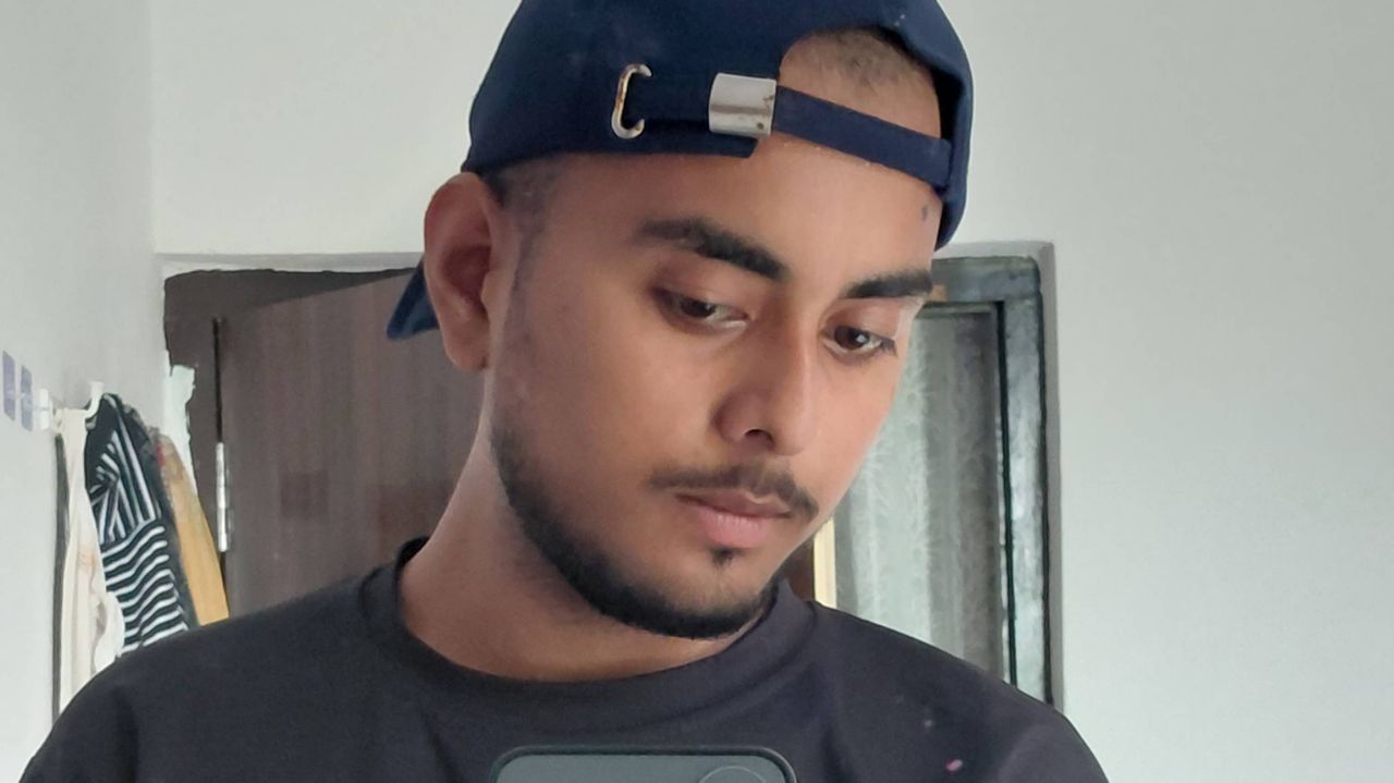 Company mein monoj bhai