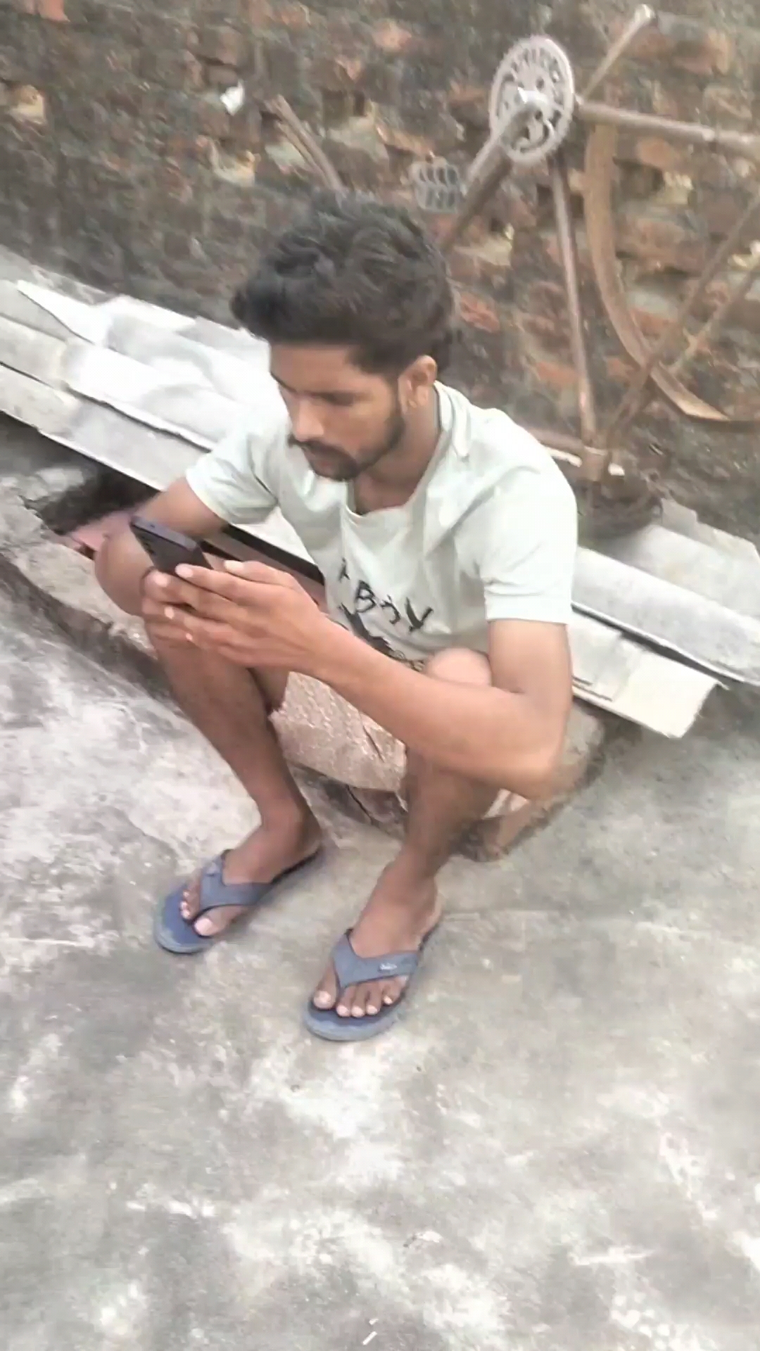 मछरी मारे गईलसन 😂😂