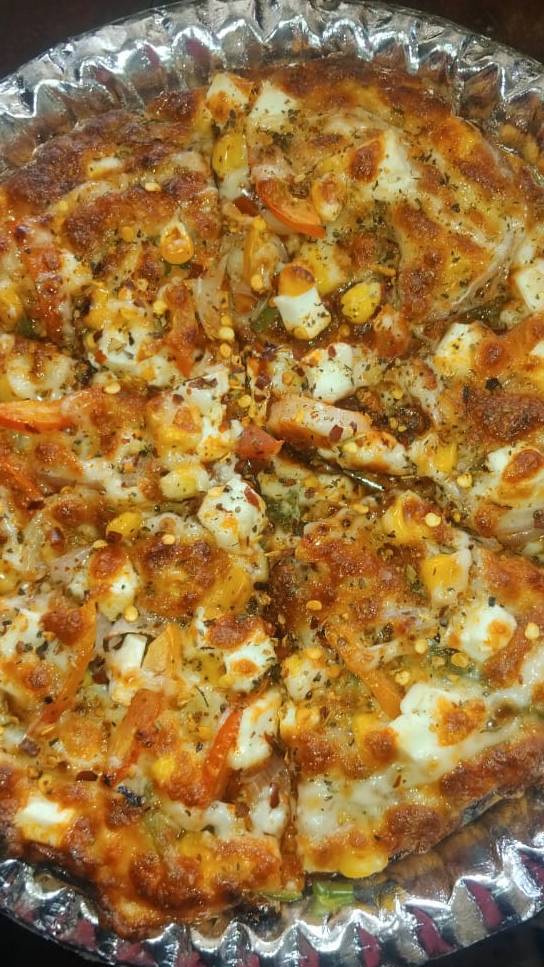 Onian capsicum pizza