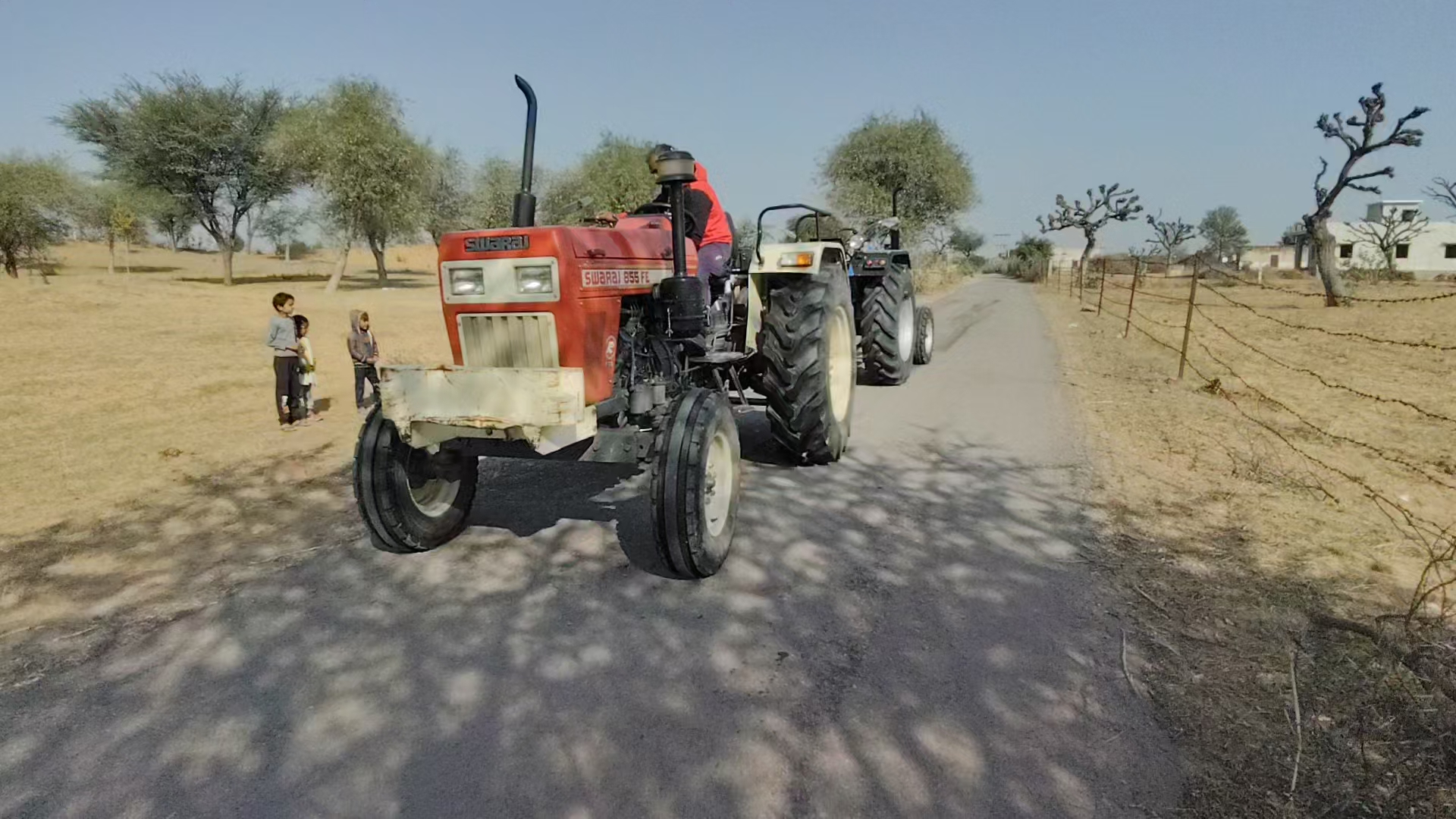 Swaraj 855 vs Sonalika di 745 tractor tochan video