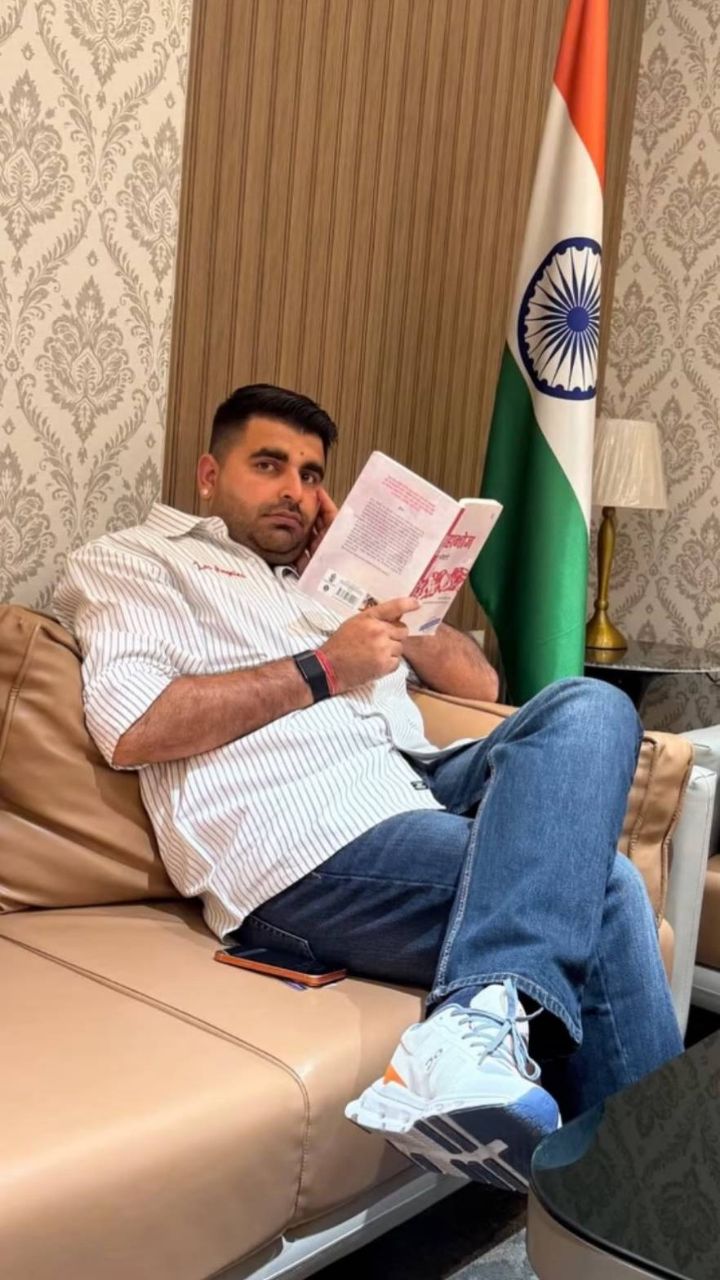 रवसा की शानदार इंट्री
