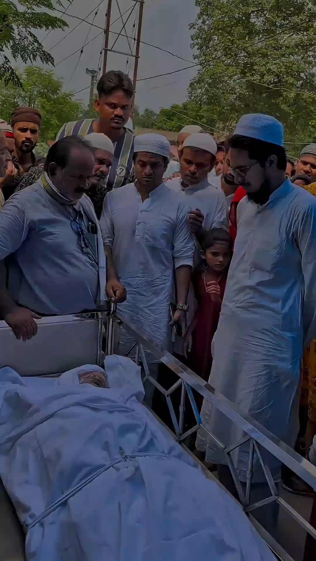 Allah sabar de imam sahab ko