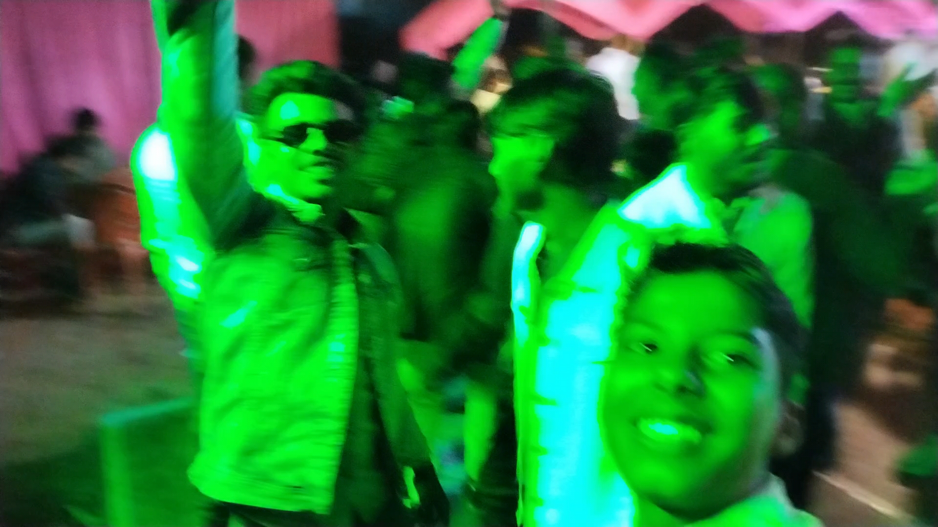 भाई को क्या हो गया डांस करते-करते 🥹