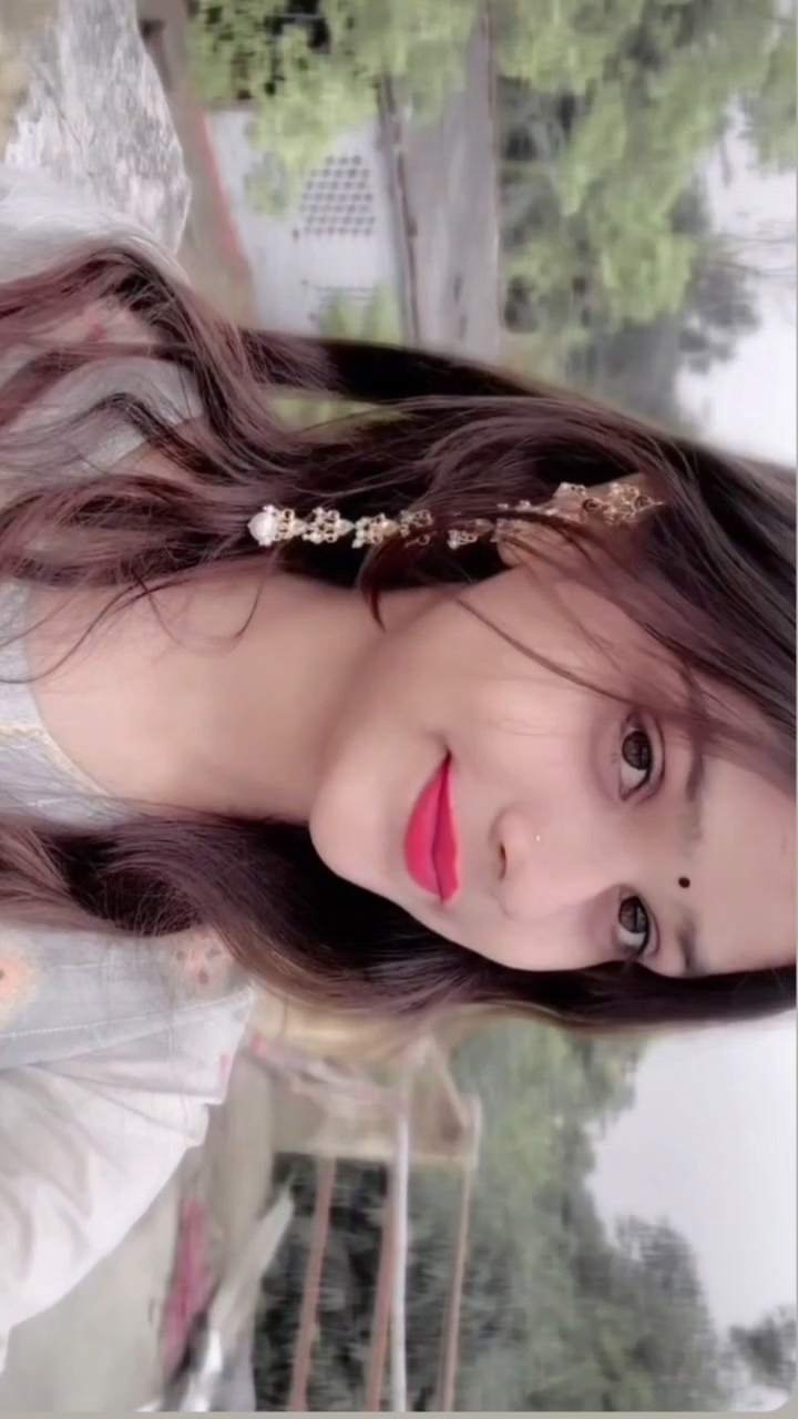 🔥 Title:
इतने प्यारे Expressions 😍❤️ | Cute Girl Viral Video | Trending Shorts