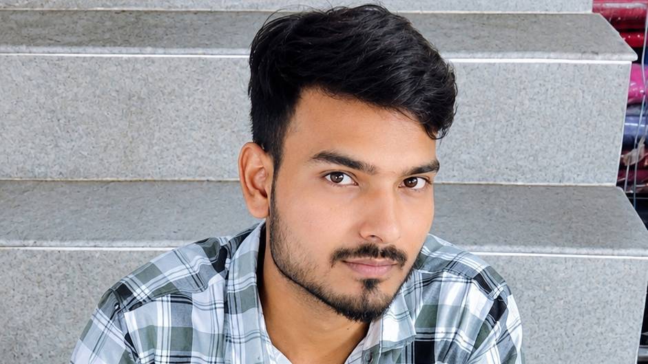 कितना क्यूट बच्चा है🤗🤗