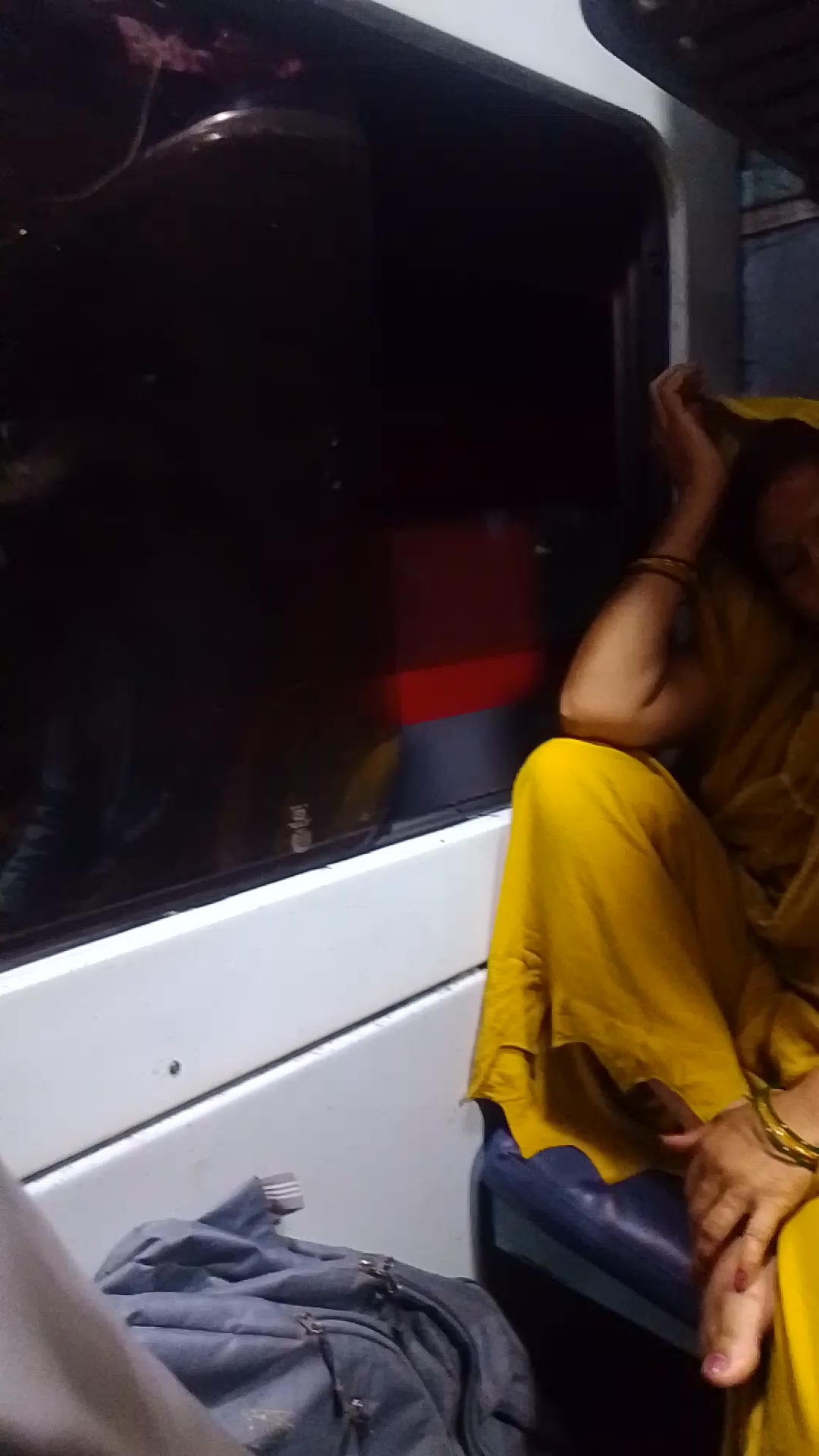 Train me hamne kiya rat ka safar #train #rat #night #safar #shorts
