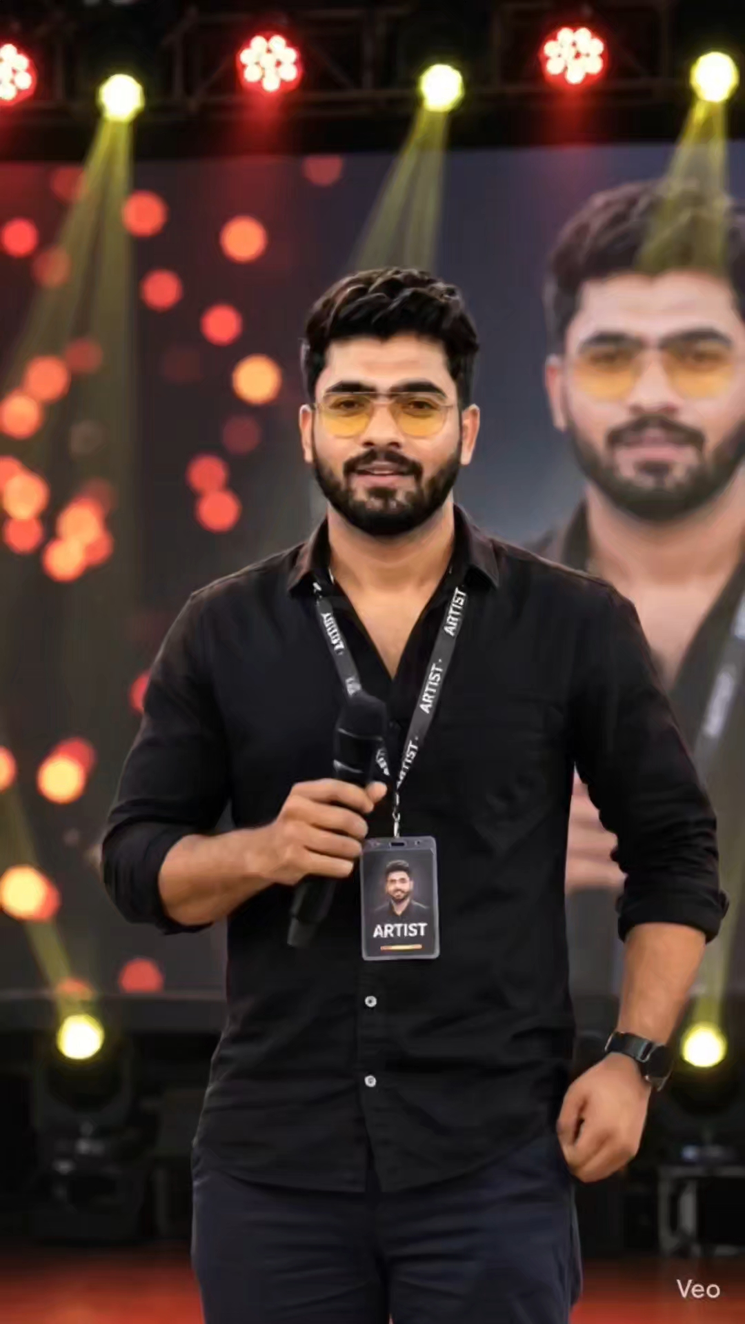अगर जिंदगी में सुकून चाहिए तो बच के रहों थोड़ा दुनिया वालो से यहां समझाने वाले कम भड़काने वाले