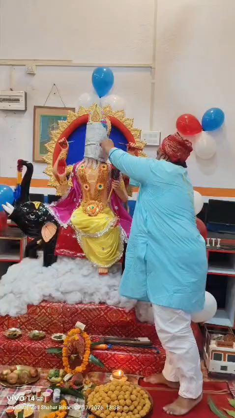 विश्वकर्मा पूजा 🙏 | ITI Fitter की मेहनत और हुनर को सलाम 🔧⚙️ | Vishwakarma Puja 2026 #Shorts