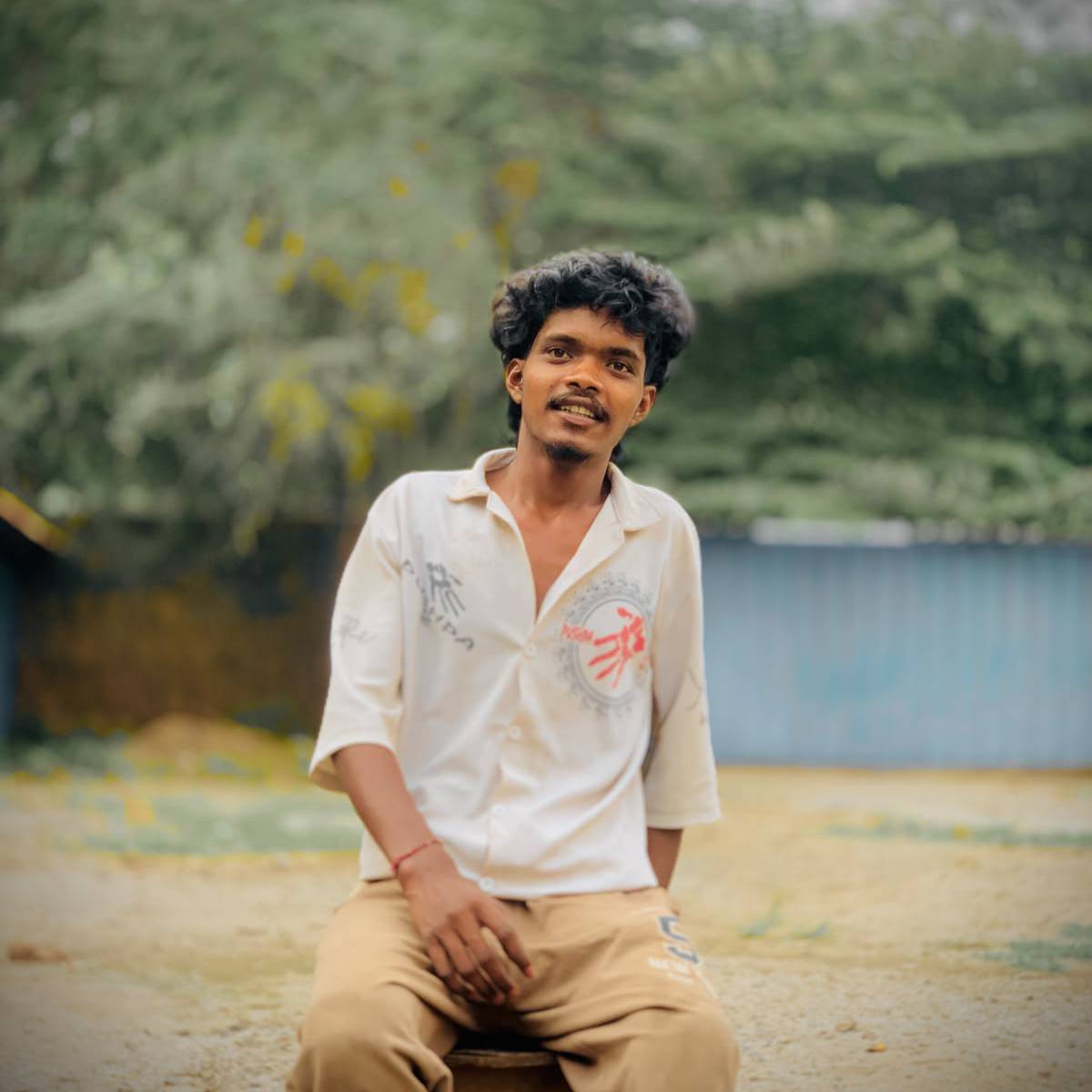 Abhii_00 on Bideo