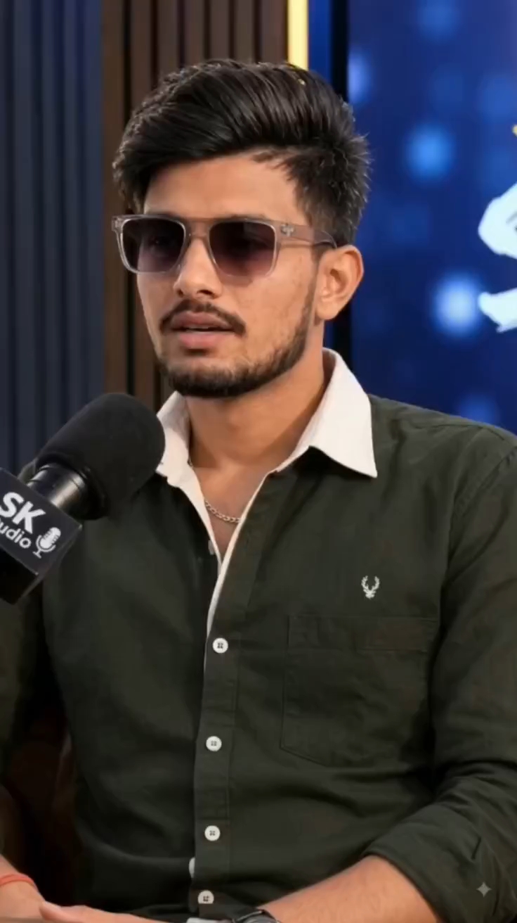किसी ने क्या खुब कहा की बाप का अमीर होना या गरीब होना नही बाप का होना ही सब से बड़ी दोलत हे!
