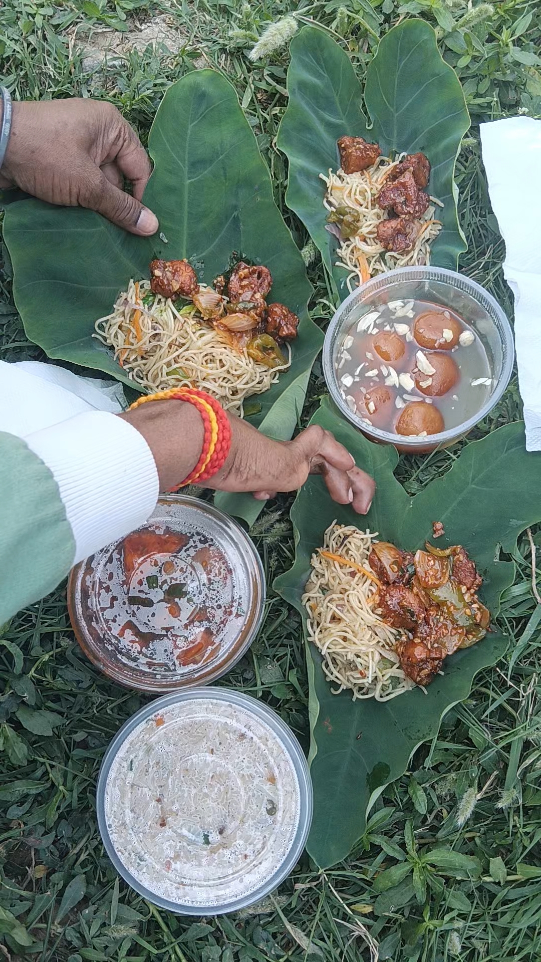 Doston Ke Saath Zabardast Party 🎉🍜❤️