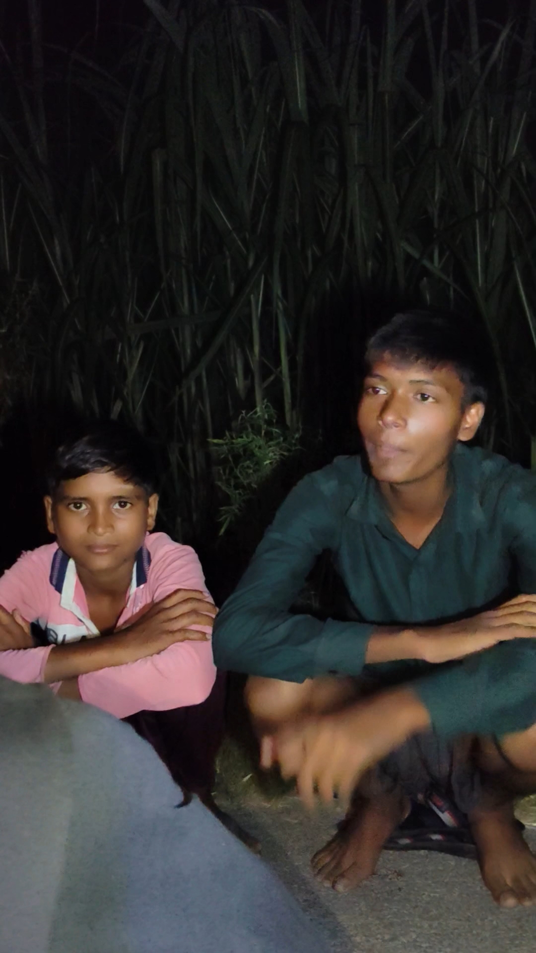 Hamare Sath rahana hai to English sikhani padegi