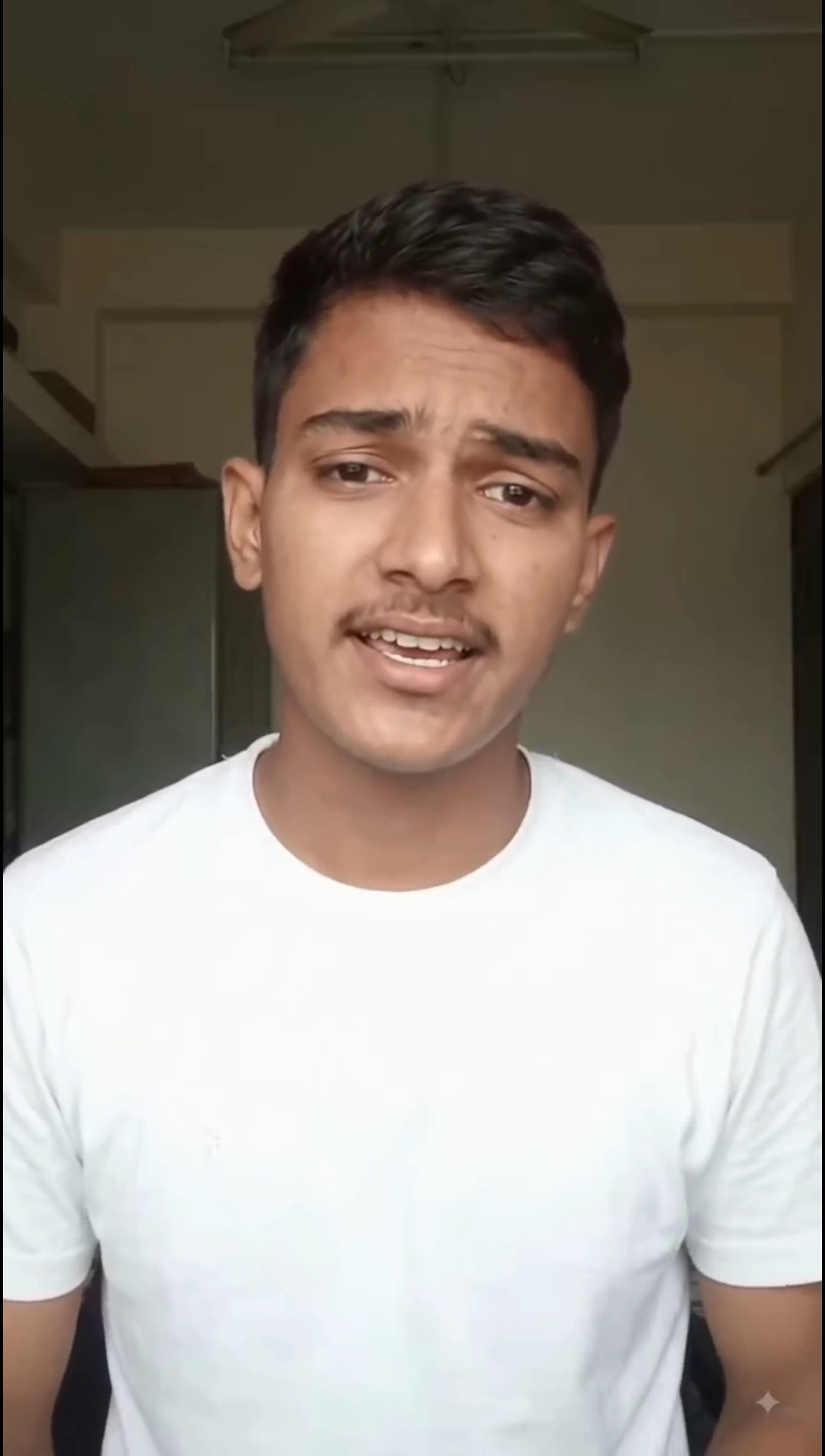 “प्यार में दिल टूटा, पढ़ाई में फेल… फिर शुरू हुआ वायरल होने का सपना 😂🤣”