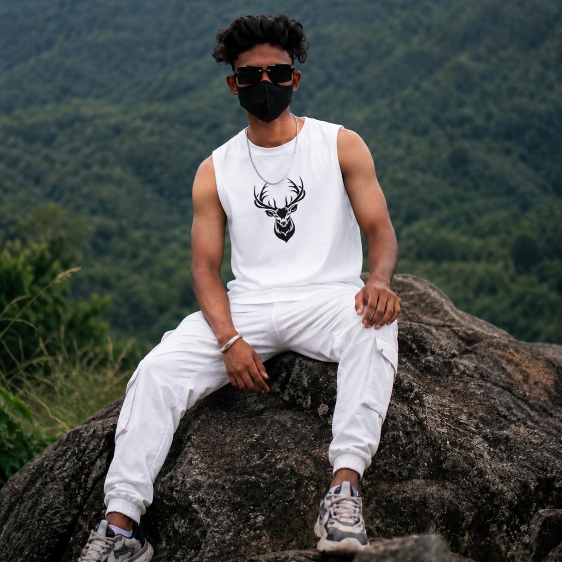 Santosh on Bideo