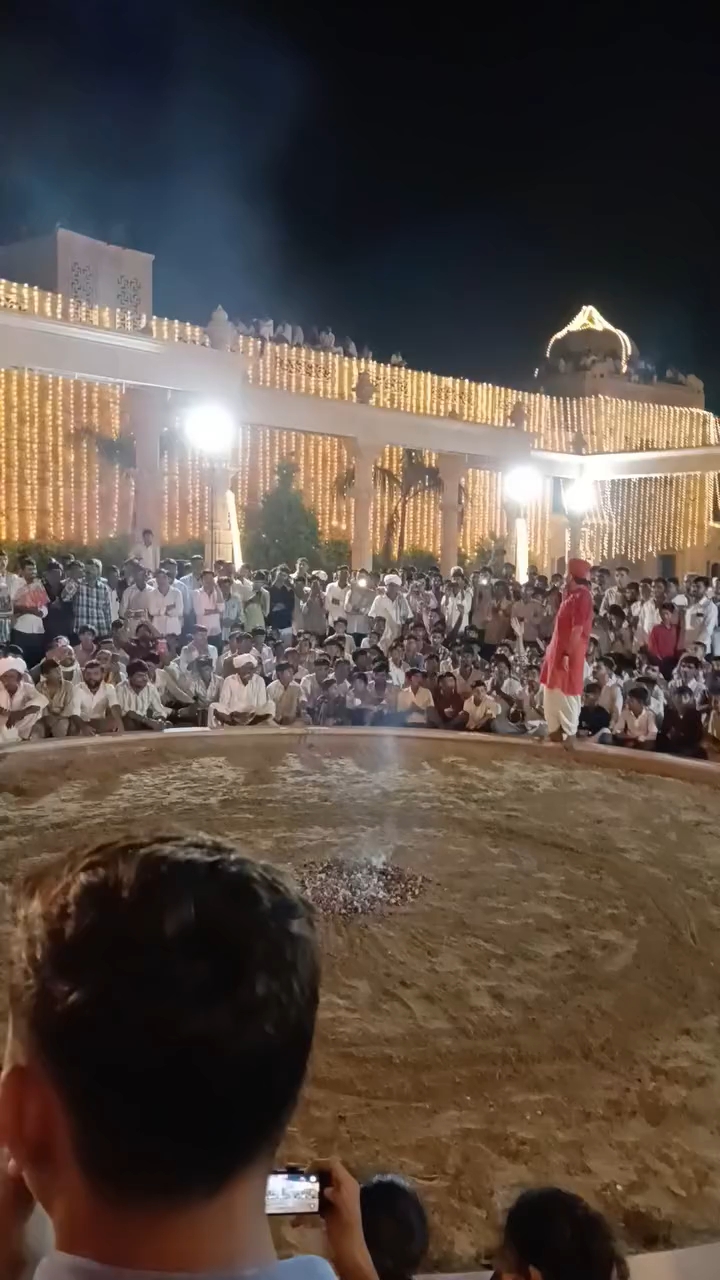 लीलसर धाम में अग्नि नृत्य के बाद किसानों ने बताया खेती में कैसे करते हैं काम
