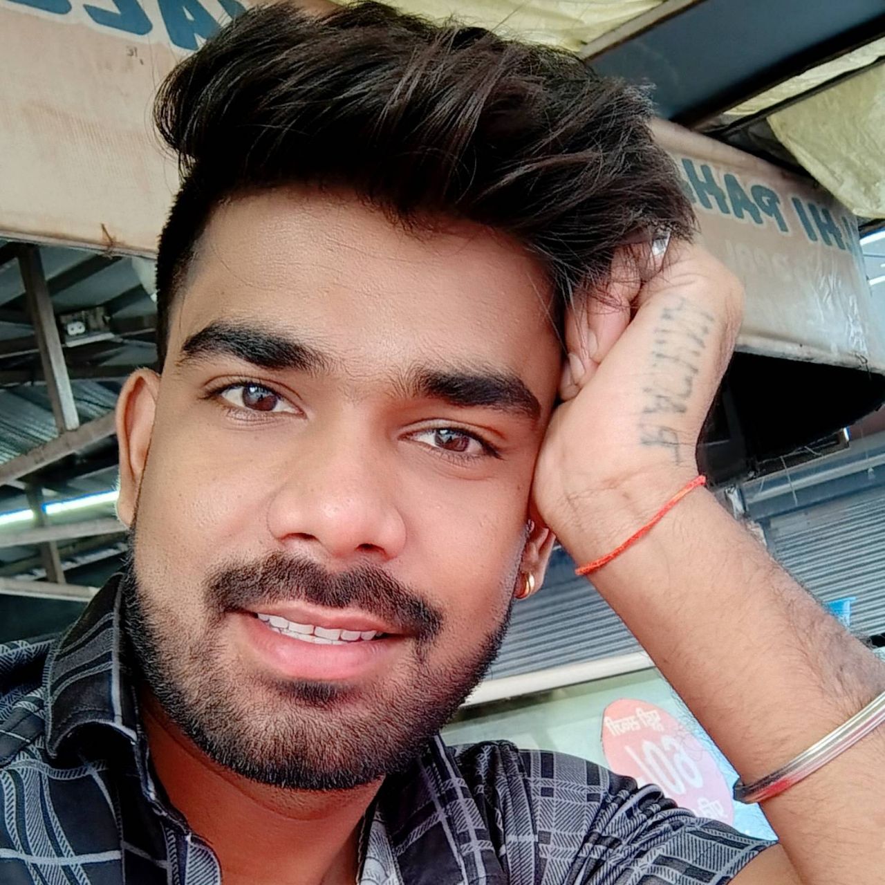 Anujshayersuppourt on Bideo