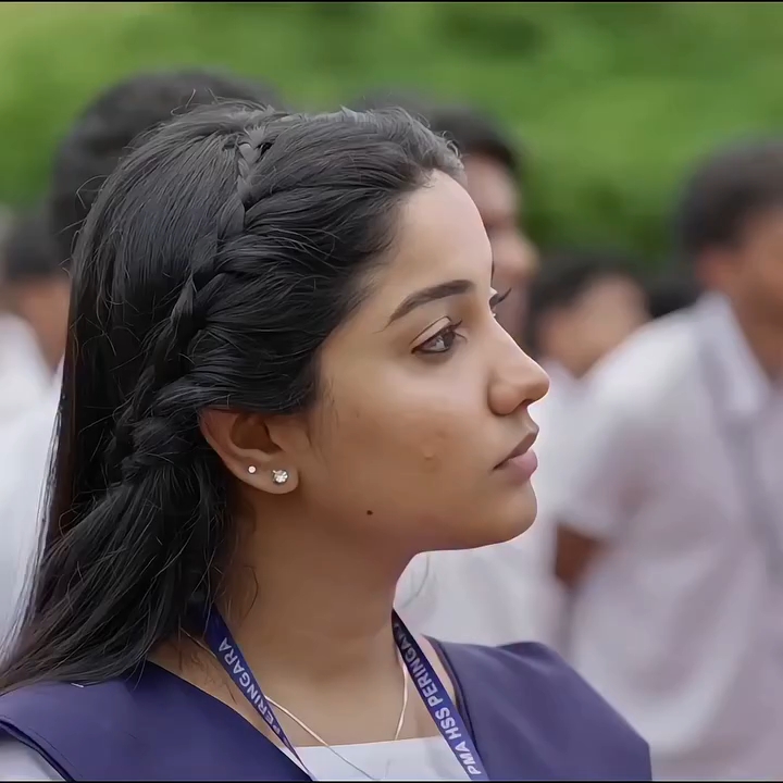 🎬29

is a heartfelt romantic drama that follows Sathya, a 29-year-old man who feels stuck in life.