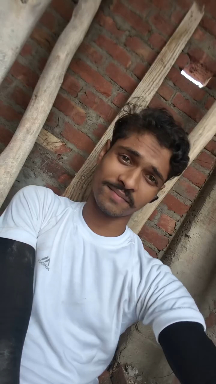 आखरो से ज्यादा  हमारे मेहरी बवाल बा अंखियों से मार गोलियां  बोली शराब बा। ❤️❤️🥰🥀👍