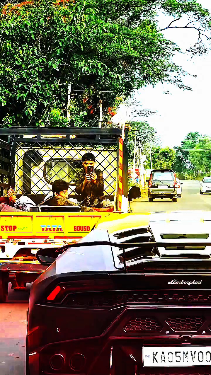 Feel the Rore if the Lamborghini🔥