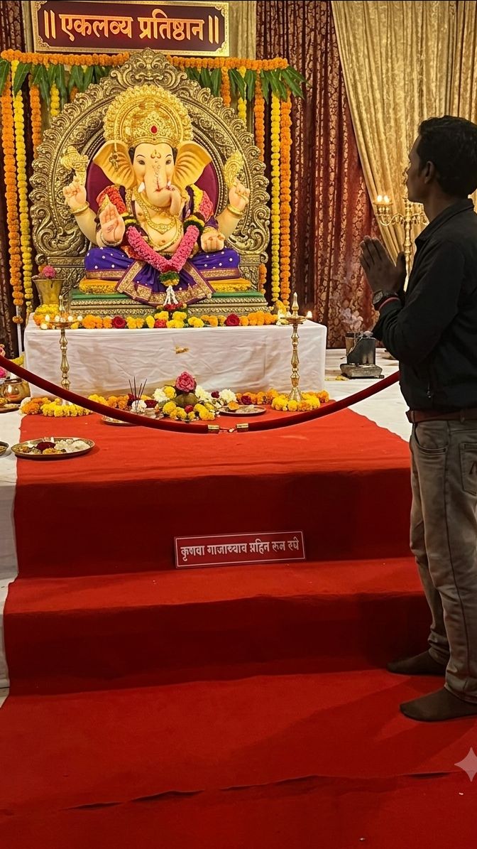 हर षक्स मुझे आजमाना चाहता है🙋