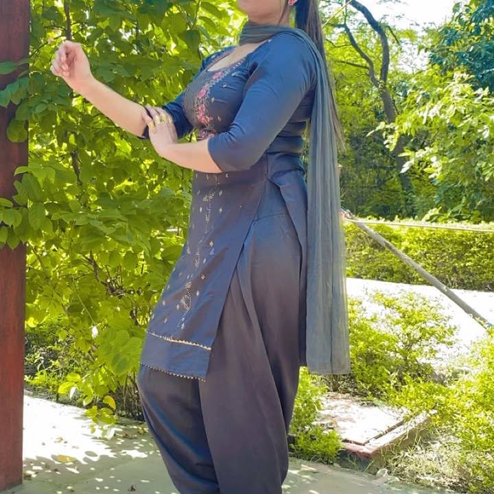 Parneet kamboj on Bideo