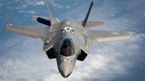 Top 3 Fastest Fighter Jets in the World 🚀✈️#FighterJets #Military #Aviation #MilitaryHistory #Faste