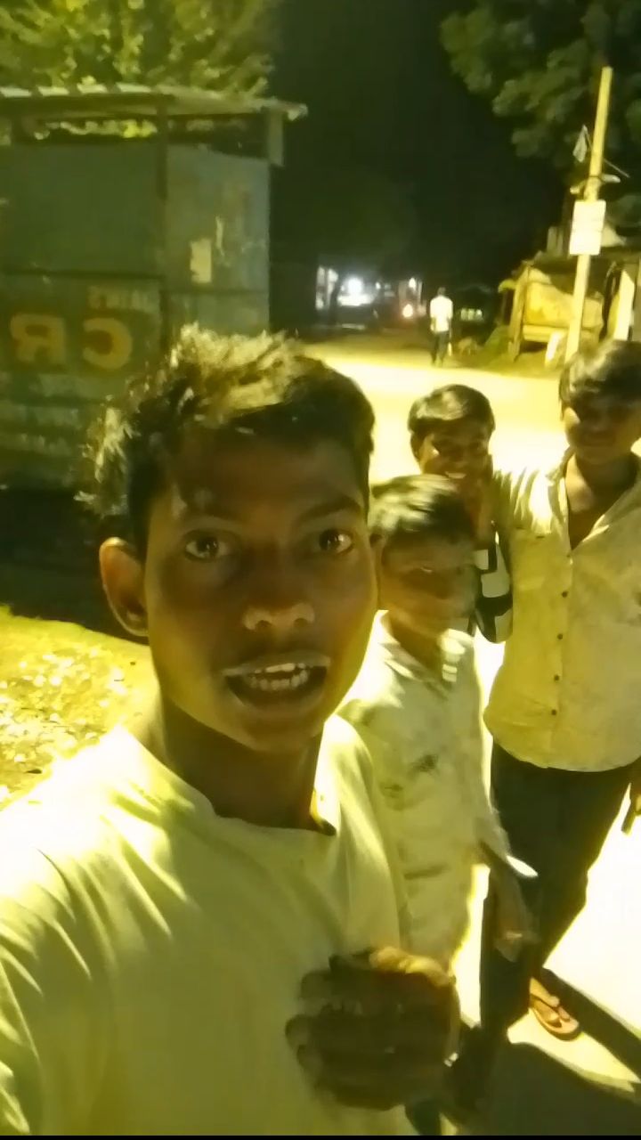गांव के चौराहे पर रात में मस्ती | Night Vlog With My Friends