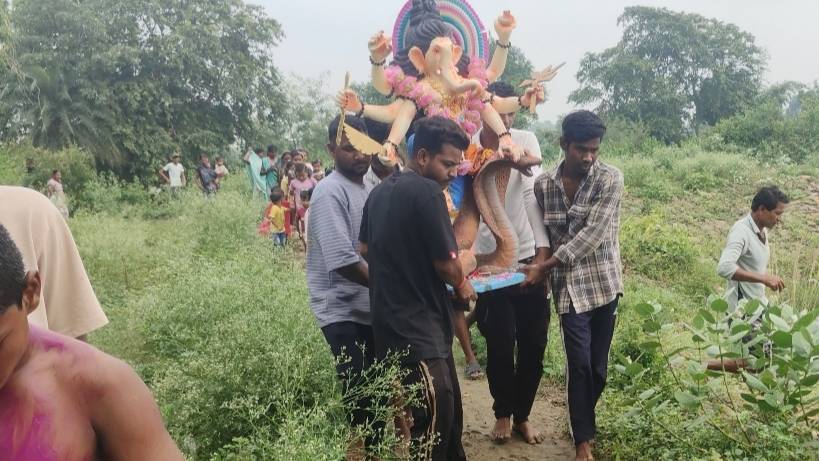 Ganesh visarjan ❤️ गणपति बप्पा की आखिरी झलक | गाँव का विसर्जन