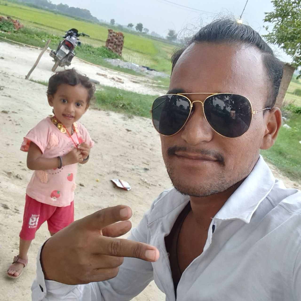 Swagatam Rajbhar on Bideo