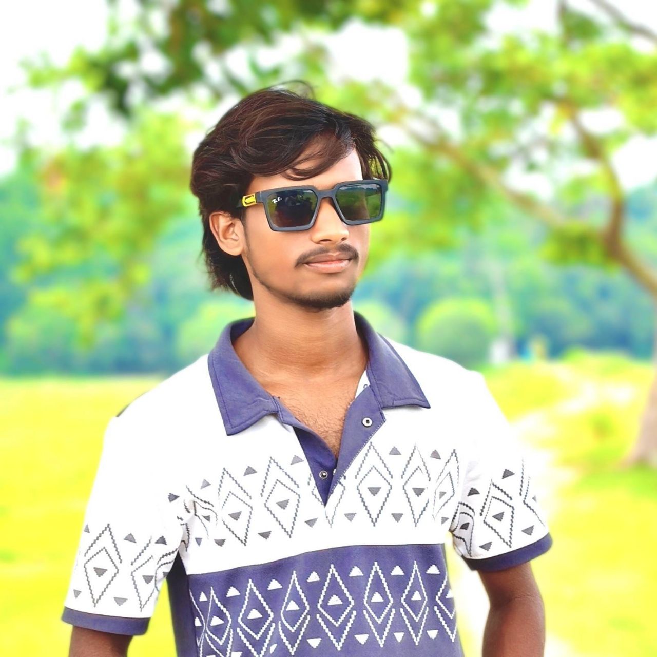 The comedian manish on Bideo