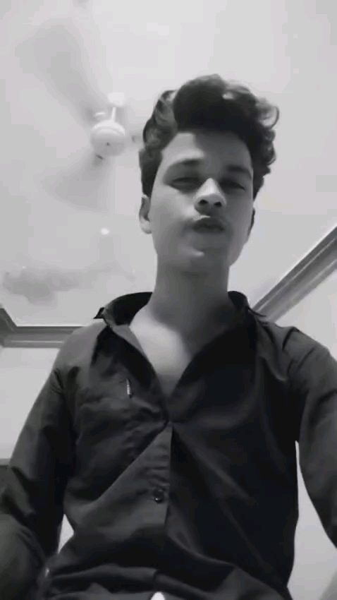 Paise Kama mera bhai