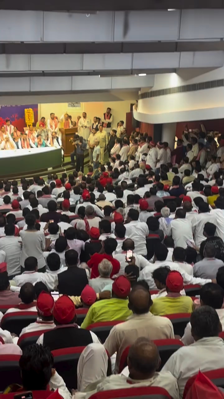 अखिलेश यादव का धमाकेदार बयान 🔥
100 नंबर डायल की हकीकत | अखिलेश यादव
समाजवादी पार्टी का प्रचार और अख