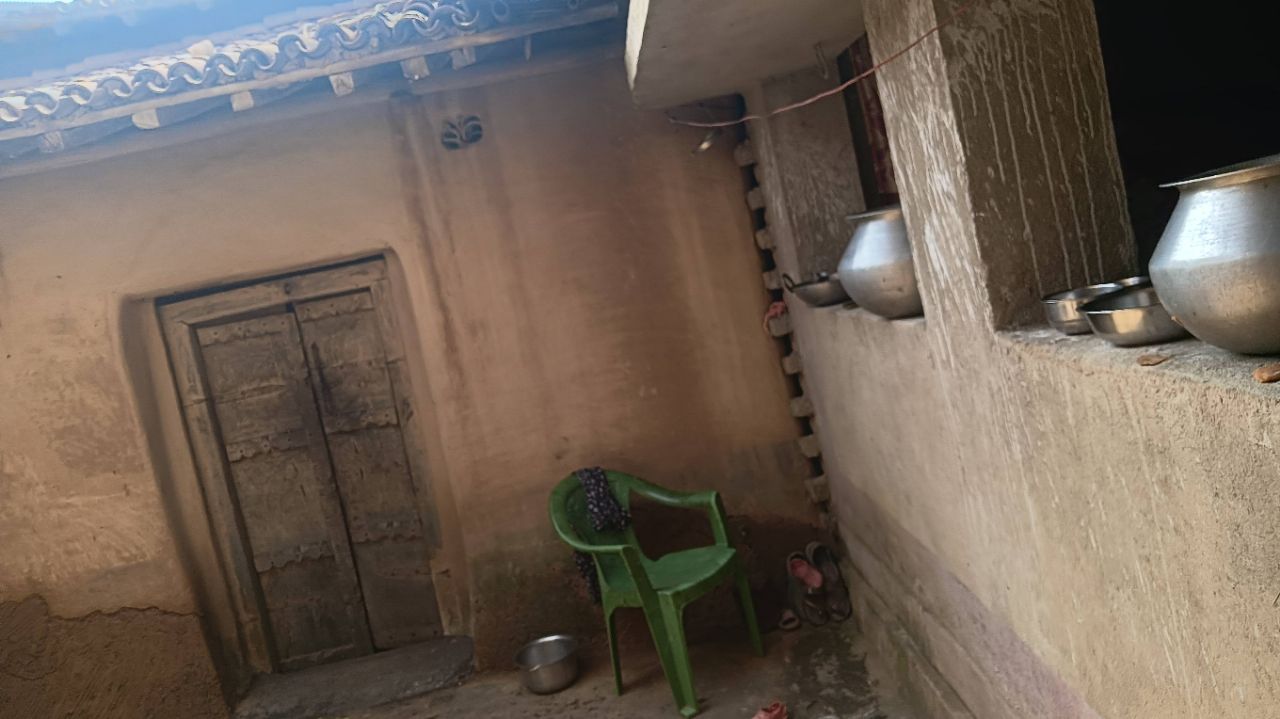 Hamare ghar kaise hai please 🥺 comment Karo