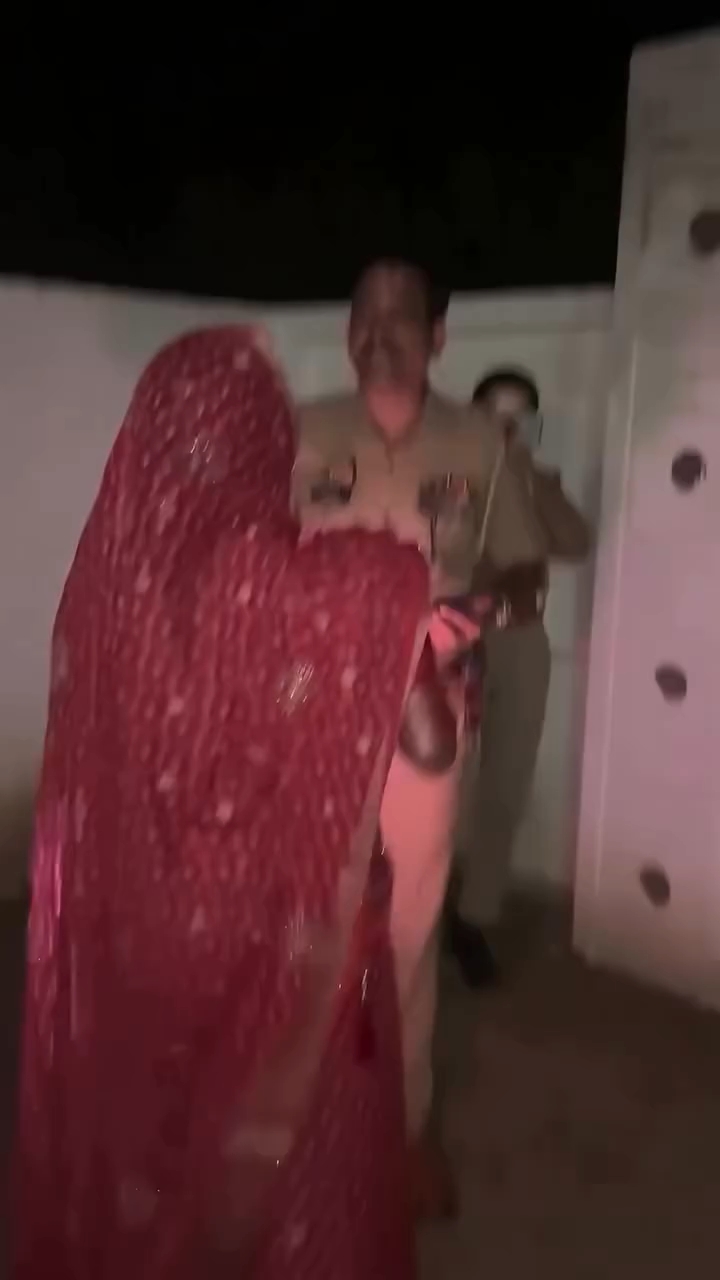 जैसे सत्ताधारी, वैसे अधिकारी! नैतिकता की सीमा लांघकर, निजता का अतिक्रमण करनेवाली उप्र सरकार की पुलिस