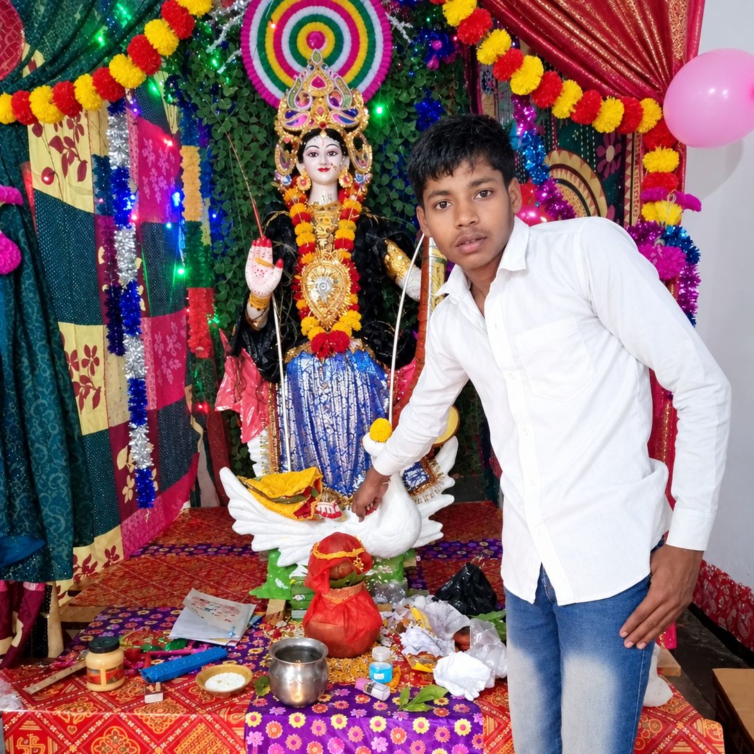 Sachin Lal Yadav on Bideo