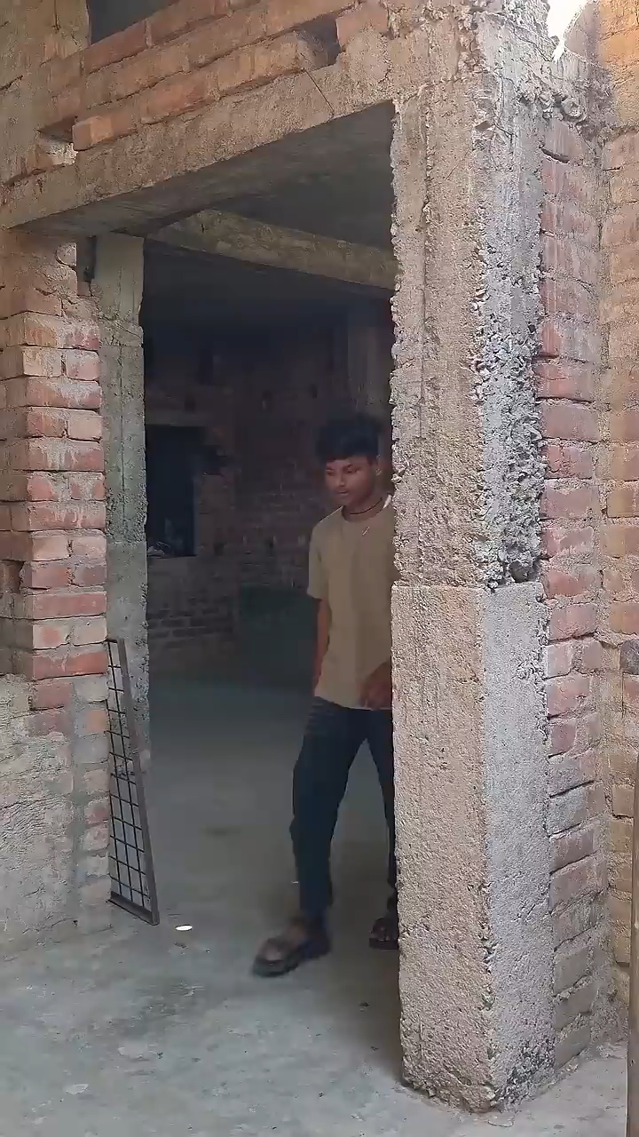 Bacha ka koi mu nhi dhota hai to me hi dho de raha hu