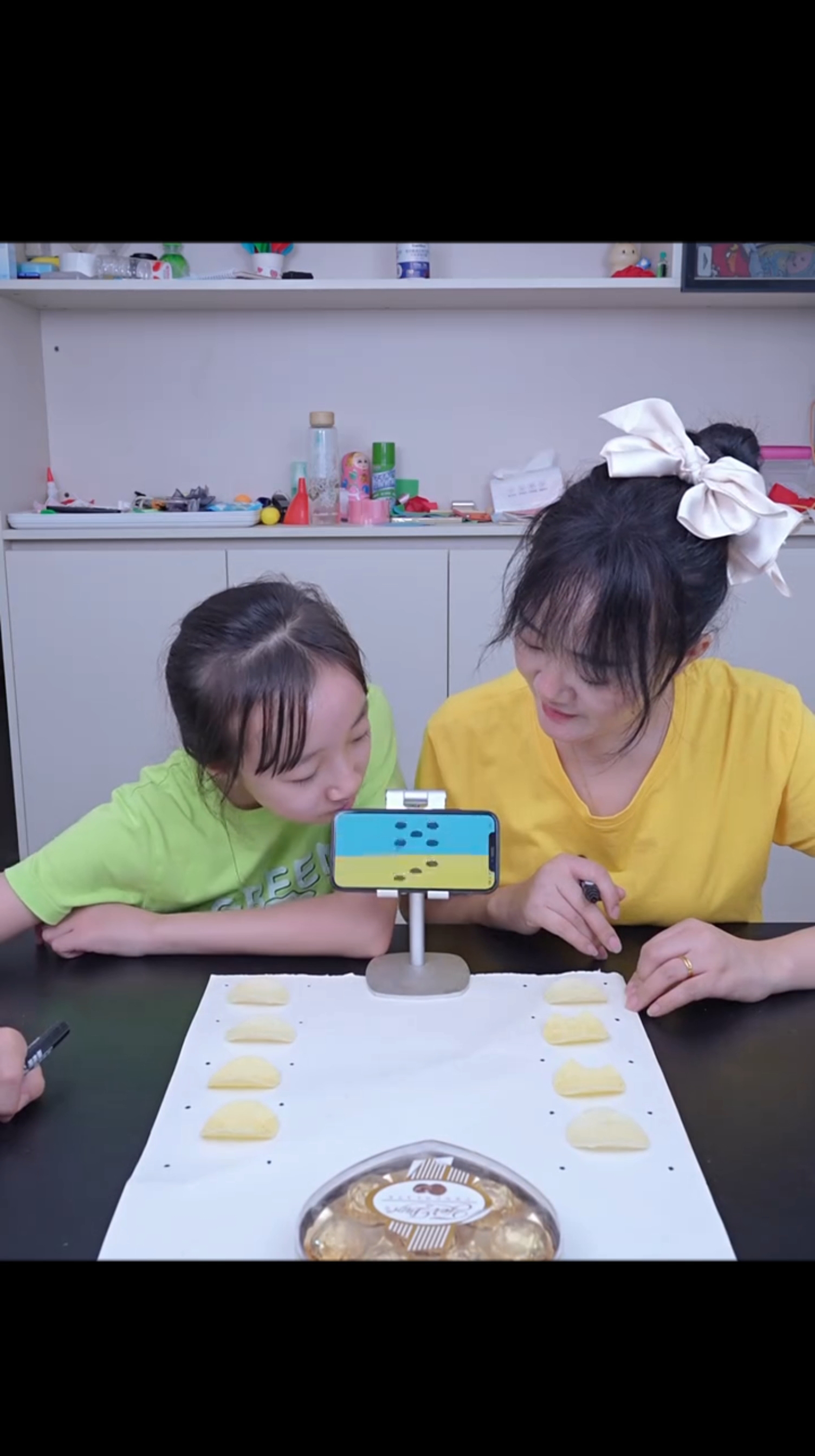 The Mystery Food Challenge! 😱🍪 Who Will Win?