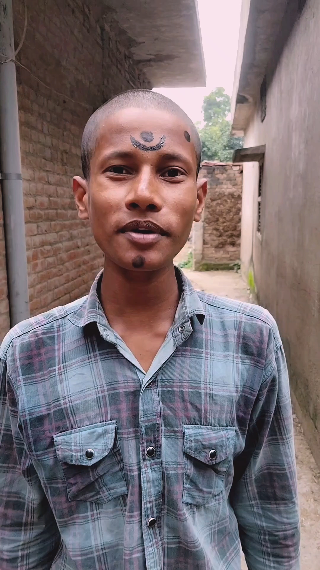 Durga puja me najar se bachne ke liya maa kajal lagaye ha