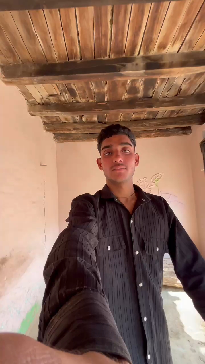 Dekhte hain main kahan tak ghoom sakta hun ❤️