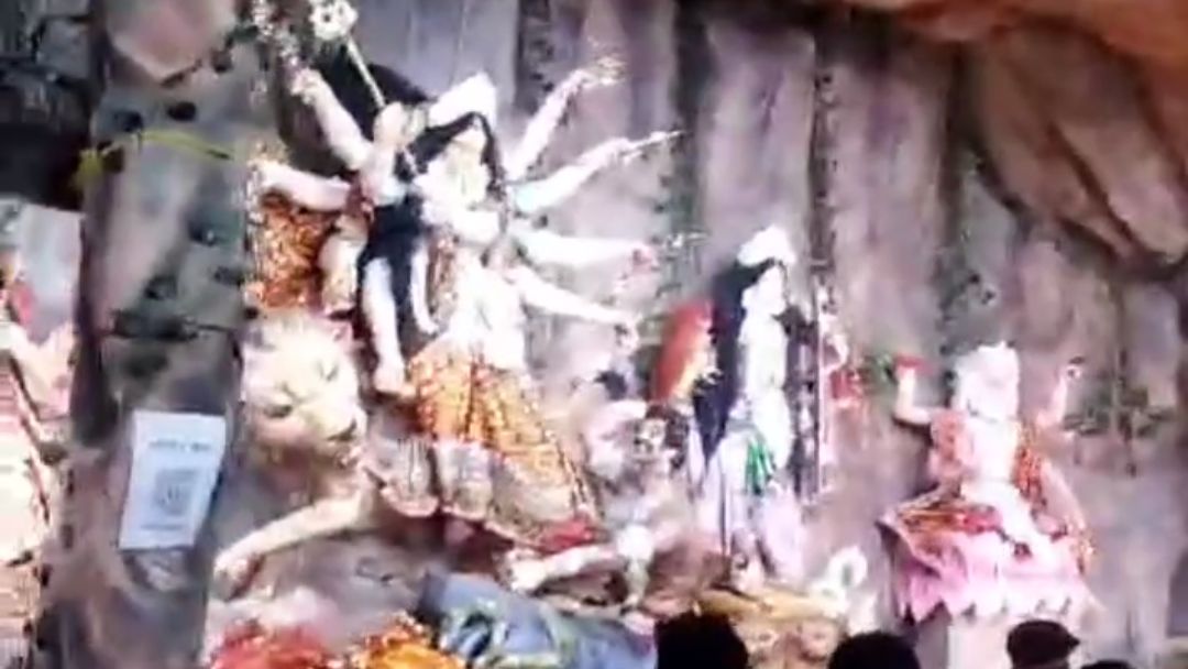 Mata Saraswati Mata Lakshmi Durga Ganesh Karthik ek Sath sabhi ka darshan Karen #viral video