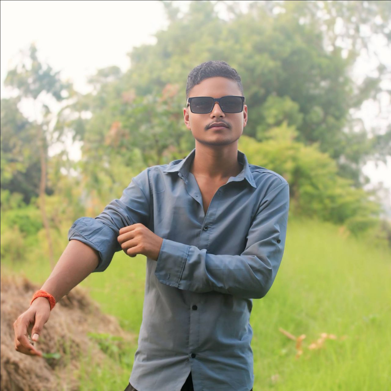 Hunter_Santosh on Bideo