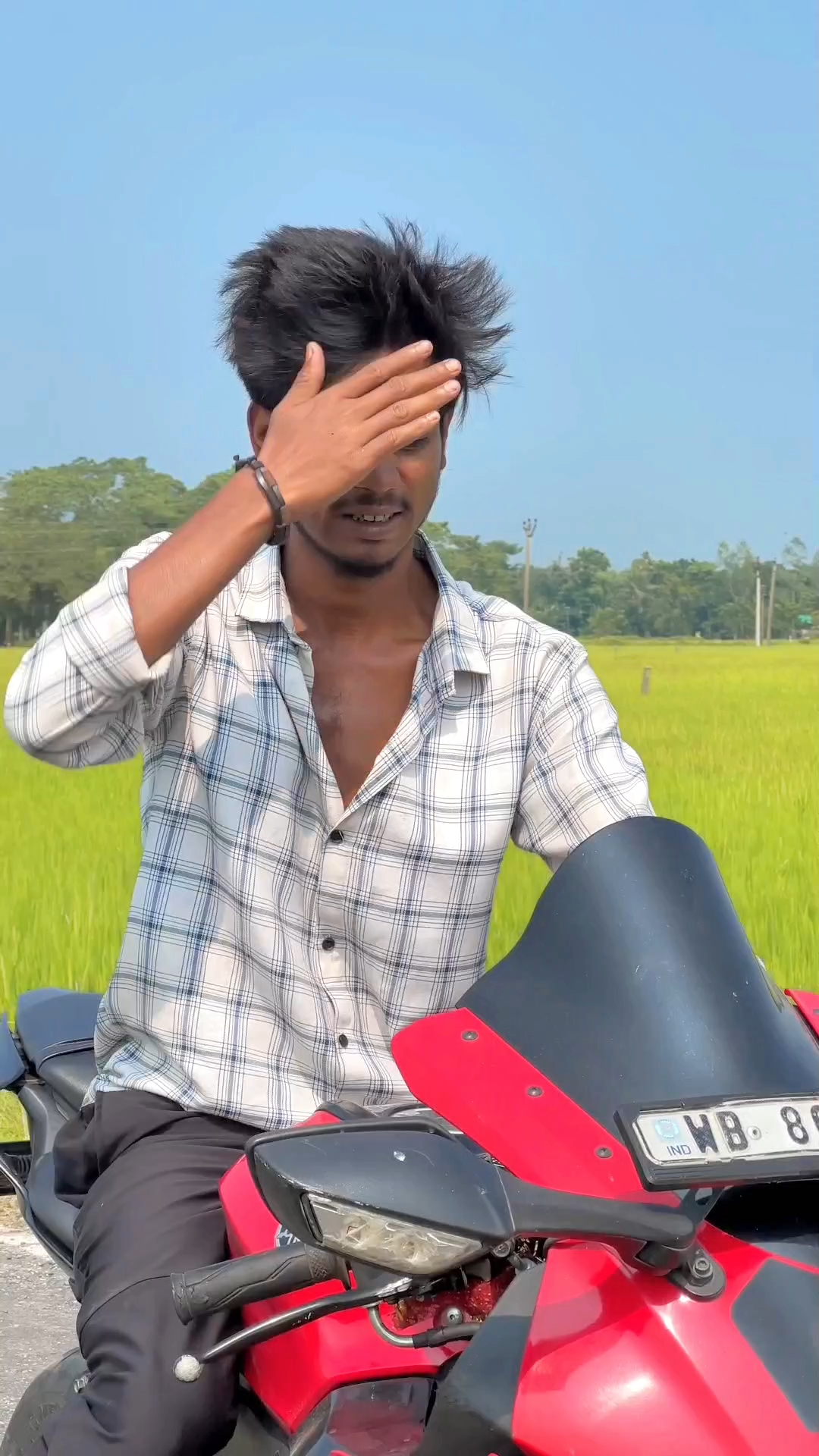 Bike k tanki main siren 🚨 man ghus geya||@Bideo||@bishal shorts||#Bideo #shorts #viral