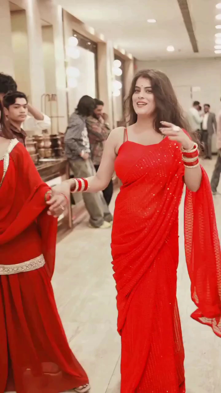 Garba Nighty Red Saree Look ❤️✨ | Traditional Dance & Entertainment | Hema Choudhary