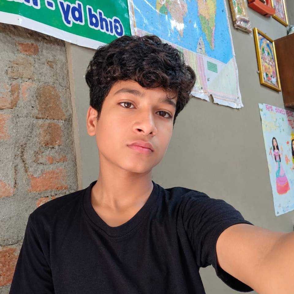 Ayush__comedy__1k on Bideo