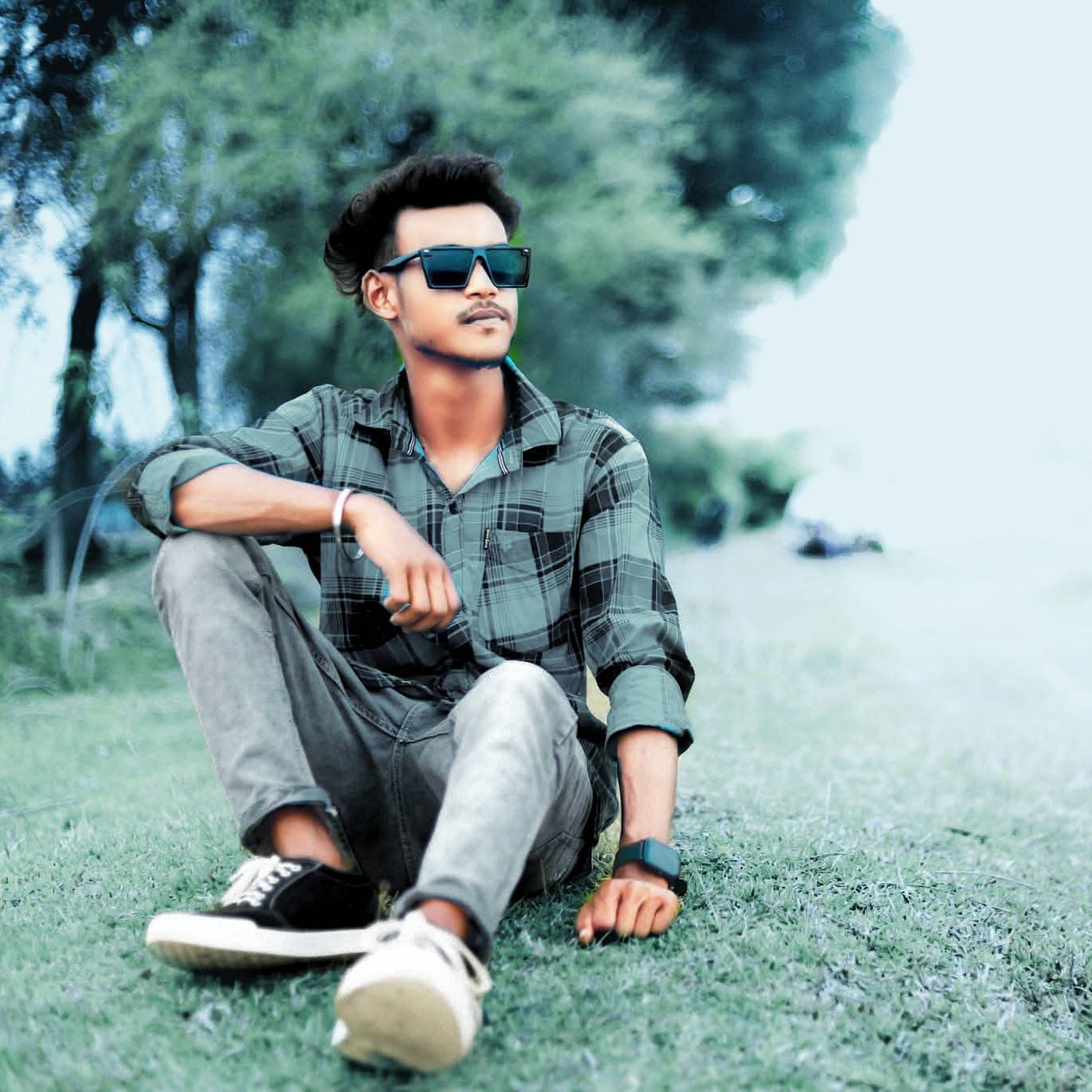 miton silchar on Bideo