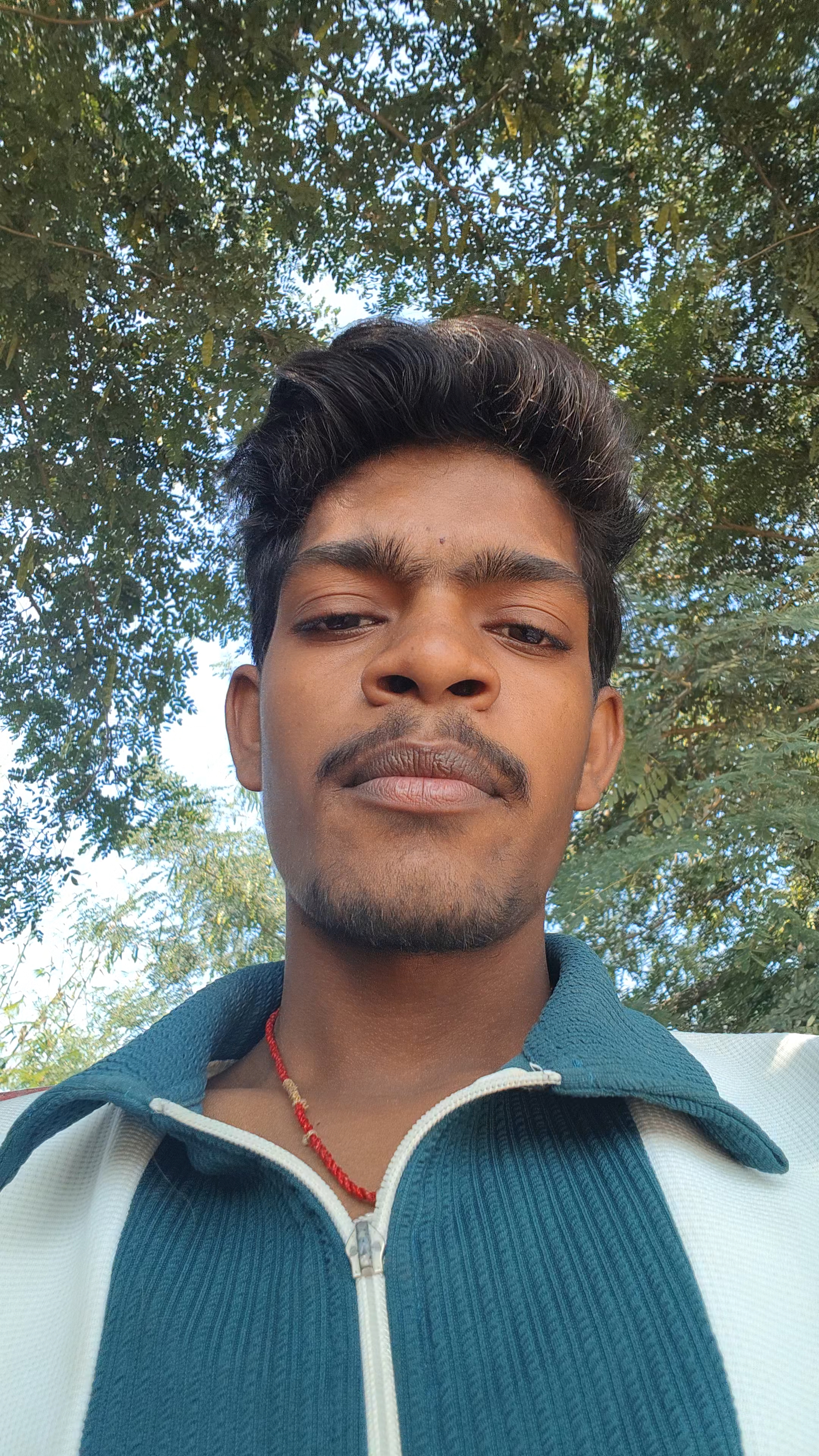 हम एक छोटे से शहर को रहने वाले हैं
